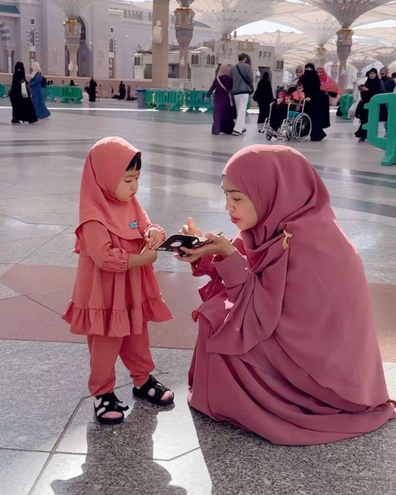 Instagram.com/riaricis1795